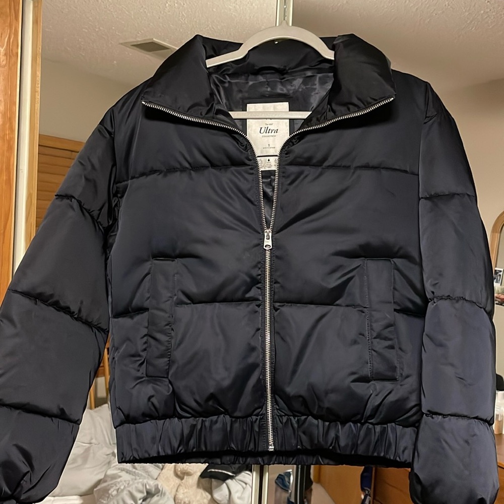 Black puffer Jacket. Abercrombie and Finch Ultra collection